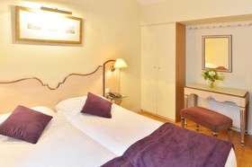 Hôtel Suites Unic Renoir St. Germain