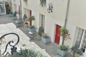 Hôtel Suites Unic Renoir St. Germain