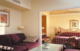 Hôtel Suites Unic Renoir St. Germain