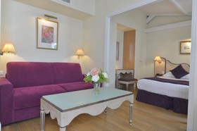 Hôtel Suites Unic Renoir St. Germain