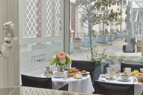Hôtel Suites Unic Renoir St. Germain