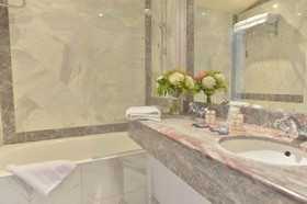 Hôtel Suites Unic Renoir St. Germain