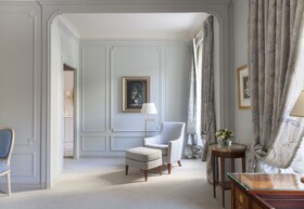Le Bristol Paris