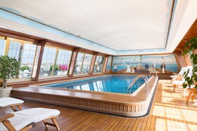 Le Bristol Paris