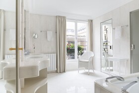 Le Bristol Paris