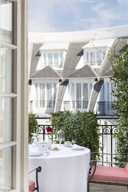 Le Bristol Paris