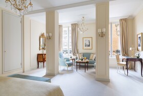 Le Bristol Paris