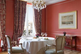 Le Bristol Paris