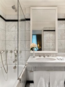 Le Dokhan's, Paris Arc de Triomphe, a Tribute Portfolio Hotel