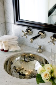 Le Dokhan's, Paris Arc de Triomphe, a Tribute Portfolio Hotel