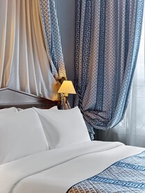 Le Dokhan's, Paris Arc de Triomphe, a Tribute Portfolio Hotel