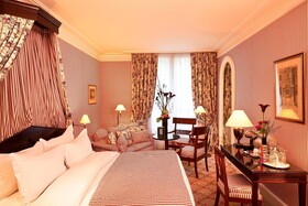 Le Dokhan's, Paris Arc de Triomphe, a Tribute Portfolio Hotel