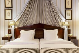 Le Dokhan's, Paris Arc de Triomphe, a Tribute Portfolio Hotel