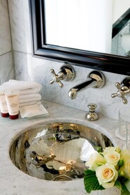 Le Dokhan's, Paris Arc de Triomphe, a Tribute Portfolio Hotel