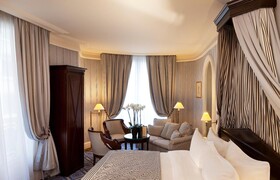 Le Dokhan's, Paris Arc de Triomphe, a Tribute Portfolio Hotel