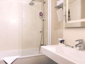 Mercure Paris Montparnasse Raspail Hotel