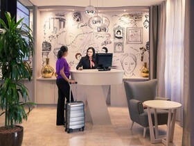 Mercure Paris Montparnasse Raspail Hotel