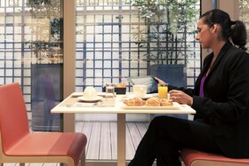Mercure Paris Montparnasse Raspail Hotel