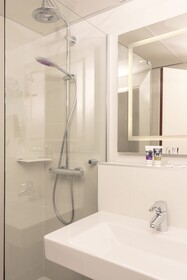 Mercure Paris Montparnasse Raspail Hotel
