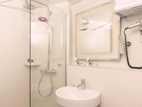 Mercure Paris Montparnasse Raspail Hotel