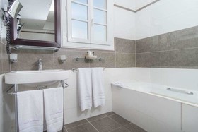 Hotel Nude Paris