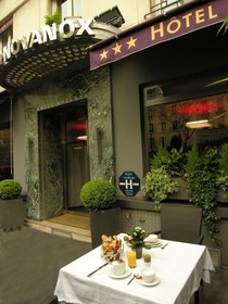 Hotel Nude Paris