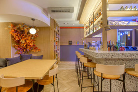 Oh La La! Hotel Bar