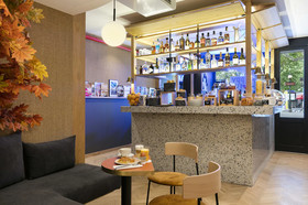 Oh La La! Hotel Bar