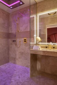 Paris J'Adore Hotel & Spa