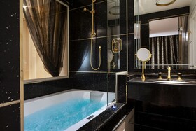 Paris J'Adore Hotel & Spa
