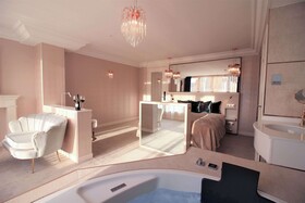 Paris J'Adore Hotel & Spa