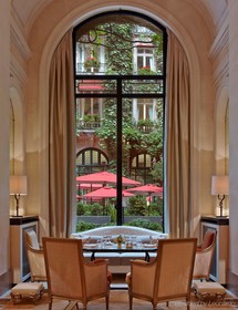Hotel Plaza Athenee