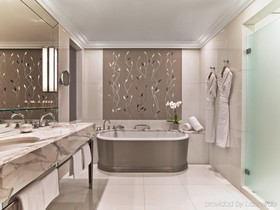 Hotel Plaza Athenee