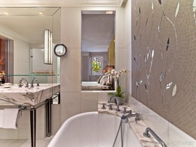 Hotel Plaza Athenee