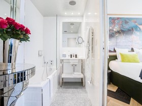 Rayz Private Suites