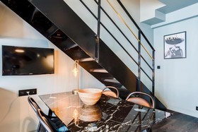 Rayz Private Suites