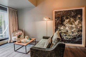 Rayz Private Suites