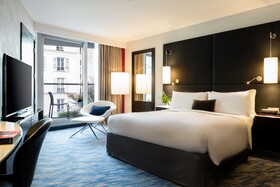 Renaissance Paris Arc de Triomphe Hotel
