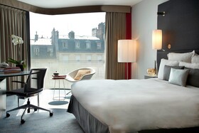 Renaissance Paris Arc de Triomphe Hotel