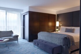 Renaissance Paris Arc de Triomphe Hotel