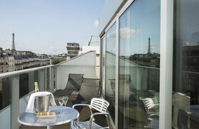 Renaissance Paris Arc de Triomphe Hotel
