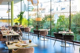 Renaissance Paris Arc de Triomphe Hotel