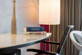 Renaissance Paris Arc de Triomphe Hotel