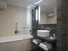 Renaissance Paris Arc de Triomphe Hotel