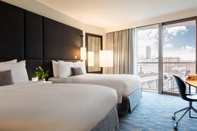 Renaissance Paris Arc de Triomphe Hotel