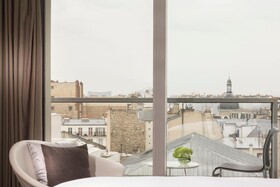 Renaissance Paris Arc de Triomphe Hotel