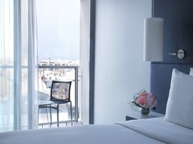 Renaissance Paris Arc de Triomphe Hotel