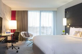 Renaissance Paris Arc de Triomphe Hotel