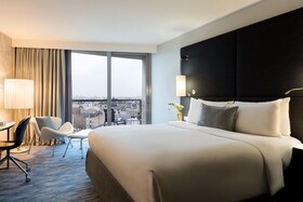 Renaissance Paris Arc de Triomphe Hotel
