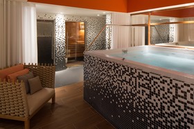 Renaissance Paris Republique Hotel